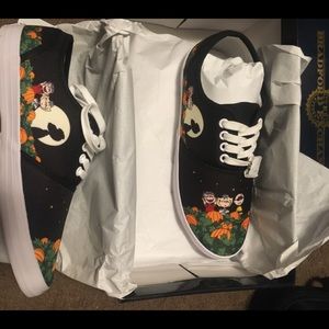 Peanuts Halloween shoes (The Bradford Exchange)